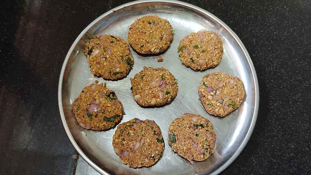 Roasted Chana Dal Masala Vade